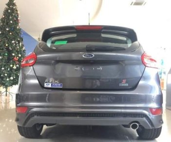 Ford Focus 2019 - Cần bán xe Ford Focus năm sản xuất 2019, màu xám, giá 565tr