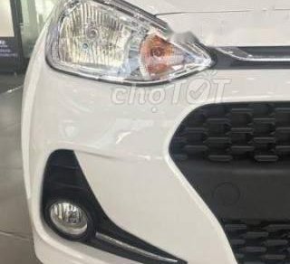 Hyundai Grand i10 2018 - Bán xe Hyundai Grand i10 sản xuất 2018, màu trắng