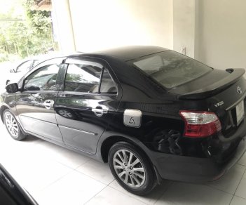 Toyota Vios 1.5E 2013 - Bán Toyota Vios 1.5 E 2013, màu đen, 420tr, xe cực tuyển, không thể tuyển mới hơn