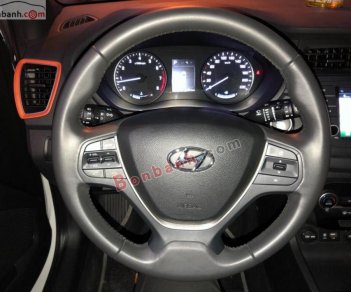 Hyundai i20 Active   2016 - Cần bán lại xe Hyundai i20 Active năm sản xuất 2016, màu trắng, nhập khẩu  