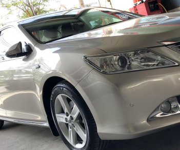 Toyota Camry 2.5Q 2013 - Bán Toyota Camry 2.5Q sản xuất 2013, màu vàng, đăng ký tháng 09/2013