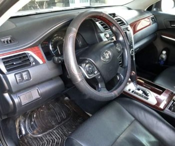 Toyota Camry 2.5 Q 2014 - Cần bán gấp Toyota Camry 2.5 Q 2014, màu đen đẹp như mới, giá 910tr