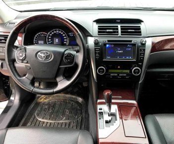 Toyota Camry 2.5Q 2015 - Cần bán lại xe Toyota Camry đời 2015, màu đen còn mới, giá tốt 976tr