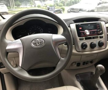 Toyota Innova   2015 - Bán ô tô Toyota Innova 2015, màu vàng số sàn, giá tốt