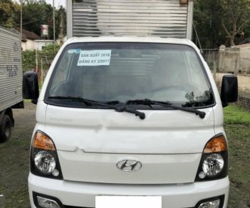 Hyundai H 100 2016 - Bán xe Hyundai H100, 1 tấn, máy cơ, SX 2016, ĐK 2/2017, màu trắng, thùng kín