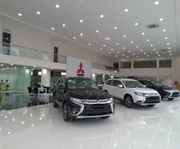 Mitsubishi Outlander   2019 - Bán Mitsubishi Outlander sản xuất 2019, màu đen