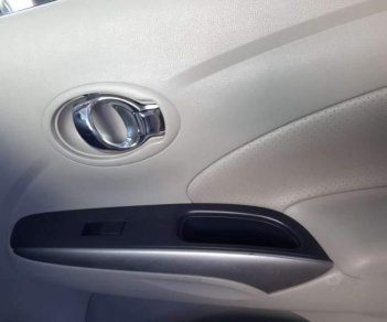 Nissan Sunny XV AT 2015 - Bán Nissan Sunny XV AT năm sản xuất 2015, màu trắng, xe gia đình