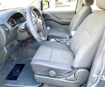 Nissan Navara LE 2.5 MT 2014 - Navara 2014 hai cầu, số sàn, màu xám, xe vào đủ đồ chơi, có nắp thùng