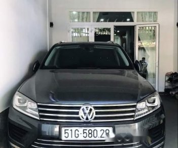Volkswagen Touareg 2018 - Bán Volkswagen Touareg năm 2018, màu xanh lục, nhập khẩu 