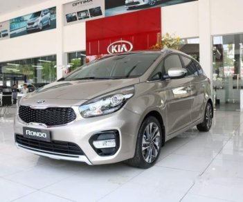 Kia Rondo GAT 2018 - Bán Kia Rondo năm sản xuất 2018, màu vàng cát