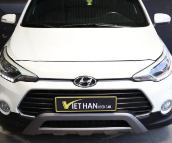 Hyundai i20 Active 1.4AT 2016 - Cần bán xe Hyundai i20 Active 1.4AT đời 2016, màu trắng, nhập khẩu nguyên chiếc