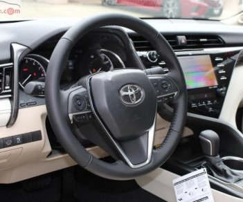 Toyota Camry XLE 2.5 AT 2019 - Bán Toyota Camry XLE 2.5 AT đời 2019, màu trắng, nhập khẩu