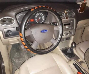 Ford Focus MT 2010 - Bán lại chiếc xe Focus đời 2010, xe được bảo dưỡng định kỳ tại hãng Ford Thanh Xuân