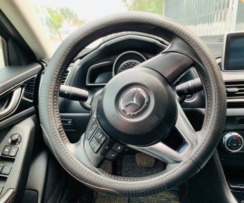 Mazda 3 2017 - Bán Mazda 3 2017, màu đen, 625tr