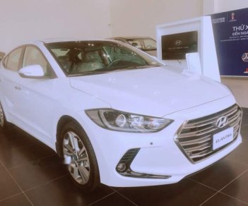 Hyundai Elantra   2019 - Bán xe Hyundai Elantra sản xuất năm 2019, màu trắng