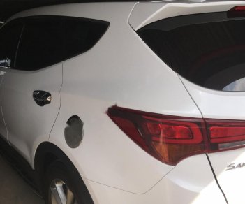 Hyundai Santa Fe   2016 - Cần bán xe Hyundai Santa Fe sản xuất 2016, màu trắng 