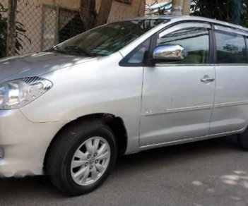 Toyota Innova   G  2010 - Cần bán gấp Toyota Innova G sản xuất 2010, màu bạc xe gia đình 