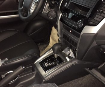 Mitsubishi Triton    GLS 2019 - Bán Triton GLS một cầu 2019, số tự động, máy dầu, màu xám, nội thất màu đen
