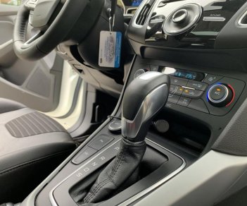 Ford Focus S Ecoboost 2018 - Cần bán gấp Ford Focus năm 2018 màu trắng, giá 755 triệu
