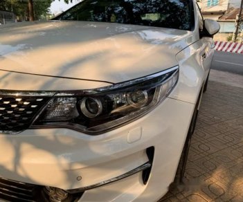 Kia Optima  2.0GATH 2017 - Cần bán Kia Optima 2.0GATH năm 2017, màu trắng, nhập khẩu nguyên chiếc