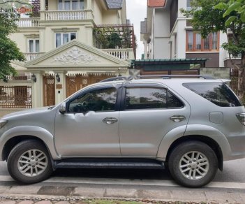 Toyota Fortuner 2.7L AT 2013 - Cần bán Fortuner V, số tự động, 1 cầu, màu bạc, sản xuất T10/2013, 1 chủ từ đầu, biển Hà Nội