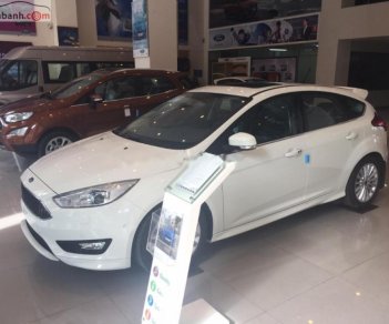 Ford Focus Sport 1.5L 2019 - Bán Focus 1.5 Sport 2019, số tự động, máy xăng, màu trắng