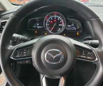 Mazda 3 2.0 2018 - Cần bán Mazda 3 2.0 đời 2018, màu trắng, 745tr