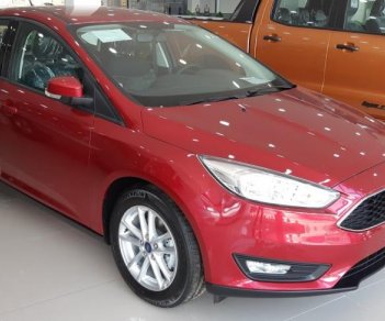 Ford Focus Trend   2019 - Bán xe Ford Focus Trend 5 cửa sx 2019, màu đỏ, giá hấp dẫn, giao ngay