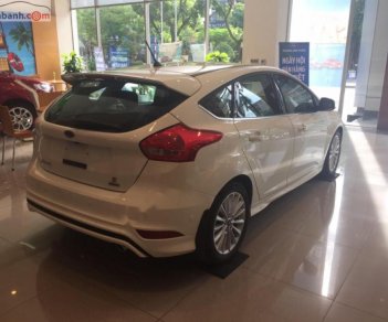 Ford Focus Sport 1.5L 2019 - Bán Focus 1.5 Sport 2019, số tự động, máy xăng, màu trắng