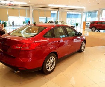 Ford Focus Titanium 1.5L AT 2019 - Bán xe Ford Focus 1.5 Titanium 2019, số tự động, máy xăng, màu đỏ