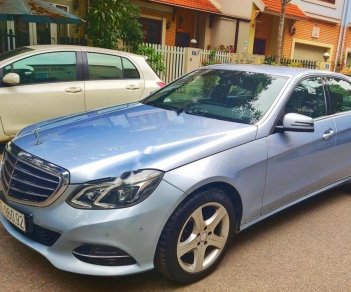 Mercedes-Benz E class E200 2013 - Cần bán Mercedes E200 năm 2014, màu xanh lam, xe nhập chính chủ