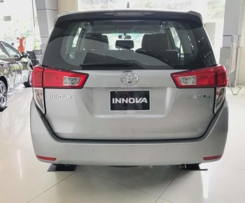 Toyota Innova 2.0 E 2019 - Bán Toyota Innova 2.0E 2019 - Giảm giá cực tốt + tặng phụ kiện + tặng bảo hiểm, giao ngay, hỗ trợ trả góp
