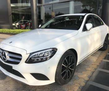 Mercedes-Benz C class C200 2019 - Bán ô tô Mercedes C200 sx 2019 - Giá ưu đãi trong tháng