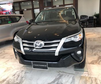 Toyota Fortuner 2.4G 4x2 MT 2019 - Bán Toyota Fortuner 2019 máy dầu, số sàn