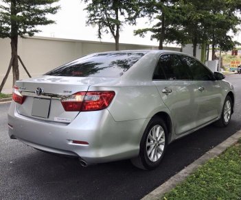 Toyota Camry 2.0G 2013 - Cần bán Toyota Camry 2.0G 2013, màu bạc, giá 717tr