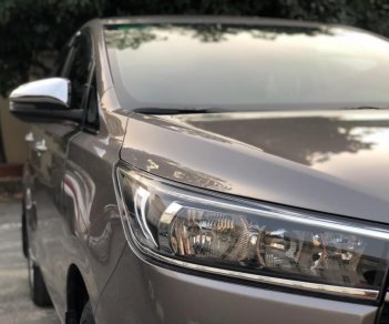 Toyota Innova E 2018 - Bán xe Innova E Tháng 7/2018, chính chủ cavet, full option