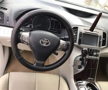 Toyota Venza 2009 - Cần bán gấp Toyota Venza đời 2009, màu bạc, xe nhập, 680tr