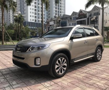 Kia Sorento 2.4 AT 2017 - Bán Kia Sorento 2.4 AT máy xăng sản xuất 2017 màu vàng cát, giá 795 triệu