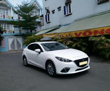 Mazda 3 AT 2018 - Bán gấp Mazda 3 2018 màu trắng, chính chủ, xe đi 22000 km