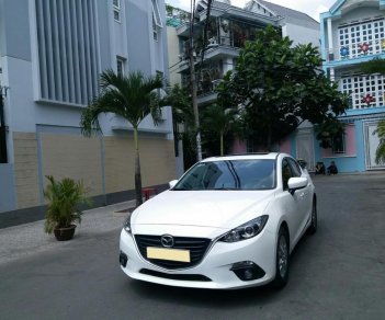 Mazda 3 AT 2018 - Bán gấp Mazda 3 2018 màu trắng, chính chủ, xe đi 22000 km