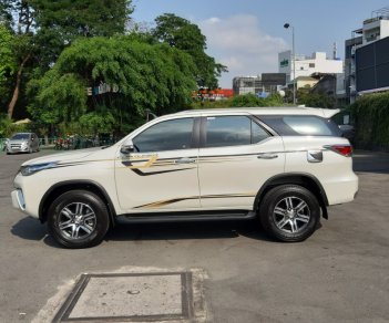 Toyota Fortuner 2.7 V AT 2018 - Bán Toyota Fortuner 2.7 model 2018, máy xăng, màu bạc, mới toanh như xe thùng, 1 tỷ 140 triệu