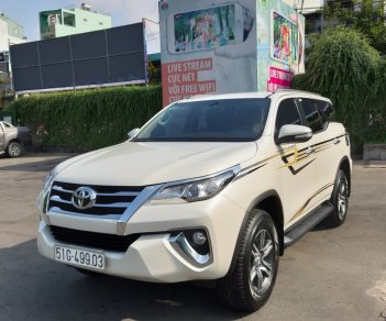 Toyota Fortuner 2.7 V AT 2018 - Bán Toyota Fortuner 2.7 model 2018, máy xăng, màu bạc, mới toanh như xe thùng, 1 tỷ 140 triệu