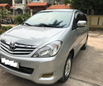 Toyota Innova G 2010 - Bán Innova G đời 2010, màu bạc, giá 423tr, xe đẹp test hãng thoải mái, LH 0981662851