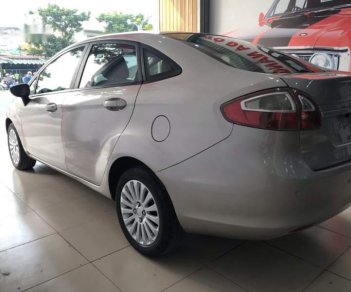 Ford Fiesta   2011 - Cần bán gấp xe Ford Fiesta đời 2011, màu bạc