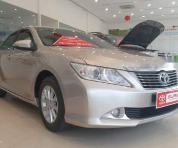 Toyota Camry   2.0E   2014 - Bán Toyota Camry 2.0E sản xuất 2014, màu vàng chính chủ