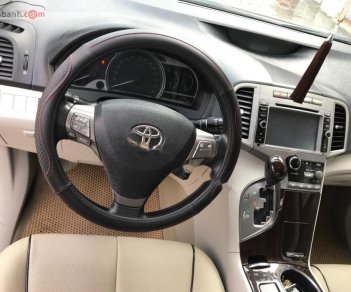 Toyota Venza   2009 - Cần bán gấp Toyota Venza năm sản xuất 2009, màu bạc, đi giữ gìn cẩn thận