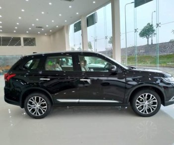 Mitsubishi Outlander 2019 - Bán Mitsubishi Outlander 2019, màu đen, giá 807.5tr