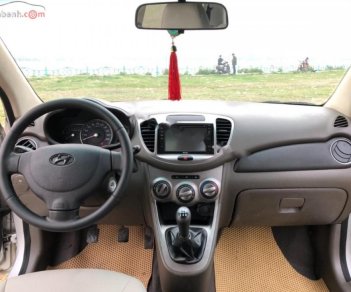 Hyundai i10 1.2MT 2014 - Cần bán gấp Hyundai i10 1.2MT sản xuất 2014, màu bạc, nhập khẩu  