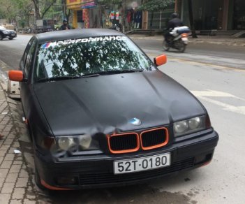 BMW 3 Series 320i 1996 - Cần bán lại xe BMW 3 Series 320i đời 1996, màu đen, giá rẻ