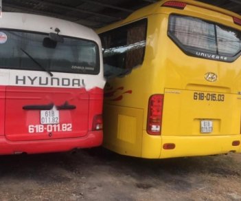 Hyundai Universe 2015 - Cần bán Hyundai Universe đời 2015, màu vàng đã đi 150000 km
